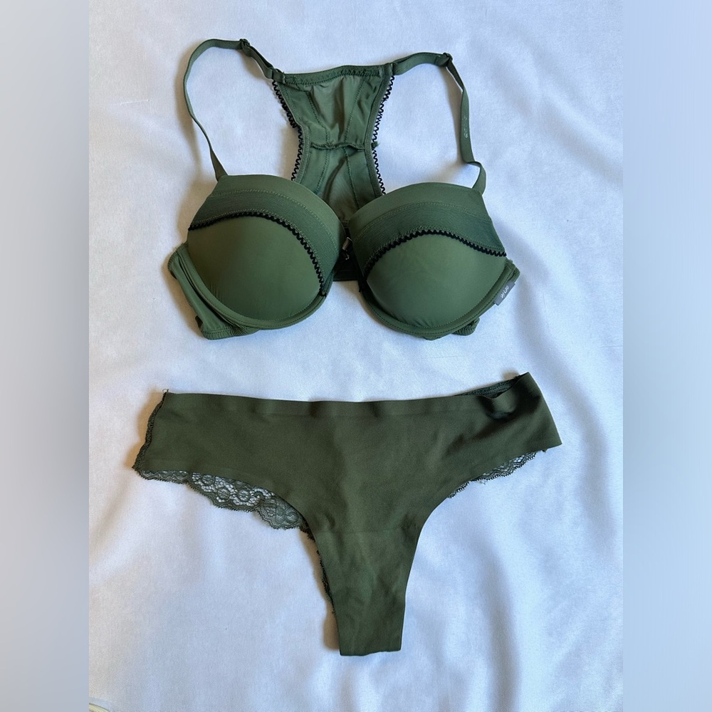 AERIE Olive Green Push Up Bra With Matching Rose + Vine Panties